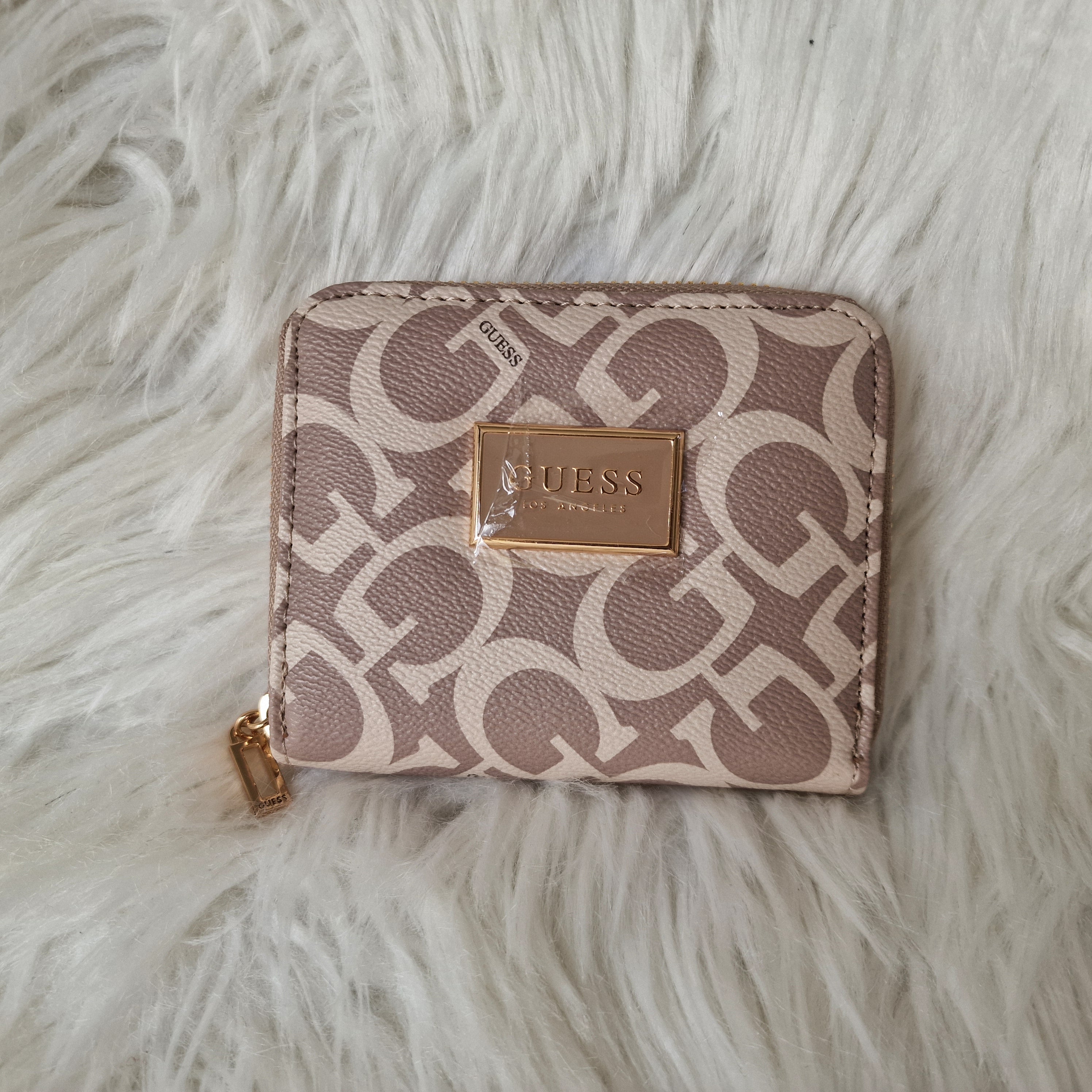 GUESS Abree Logo Small Zip Wallet A10