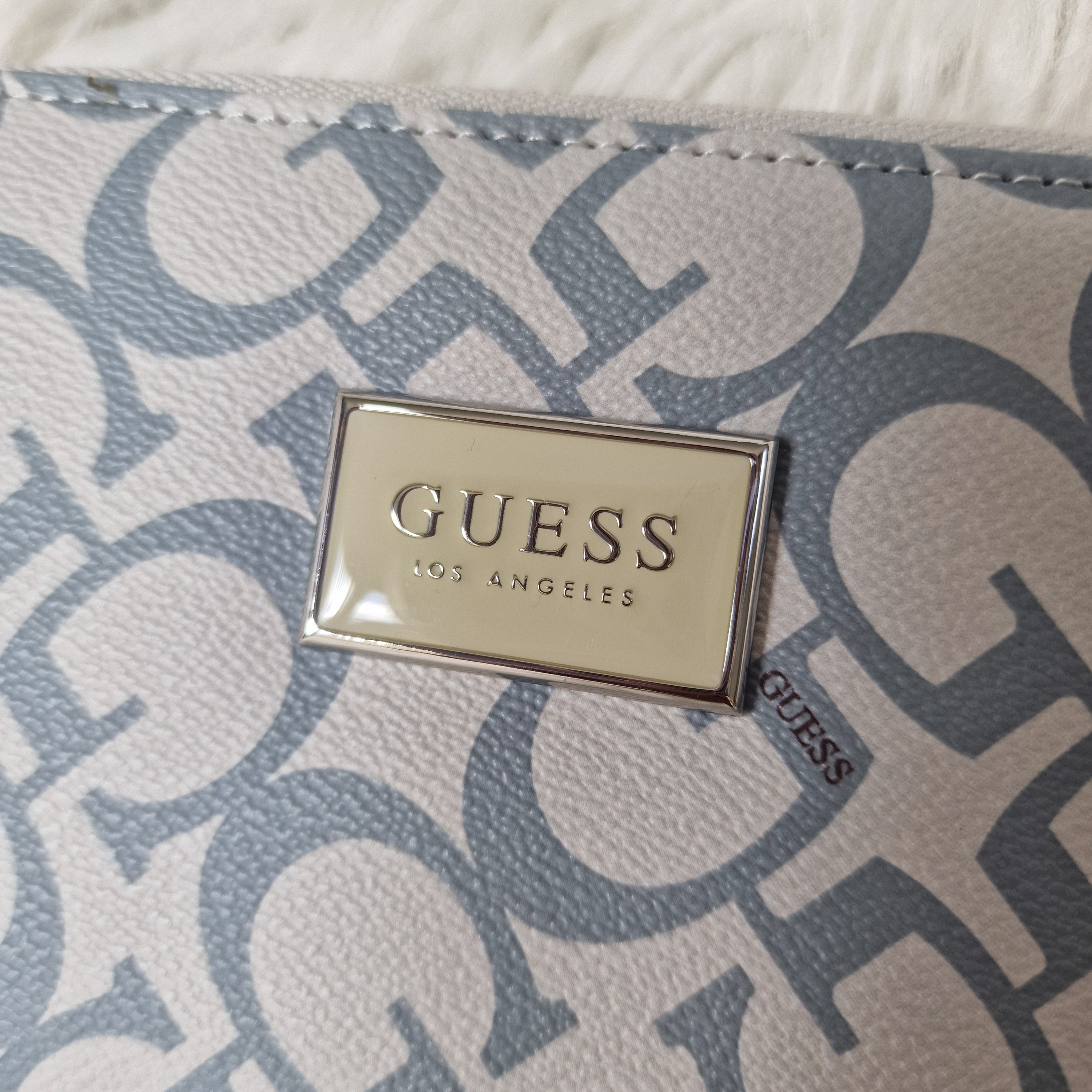 GUESS Abree Medium Zip-around Wallet A12
