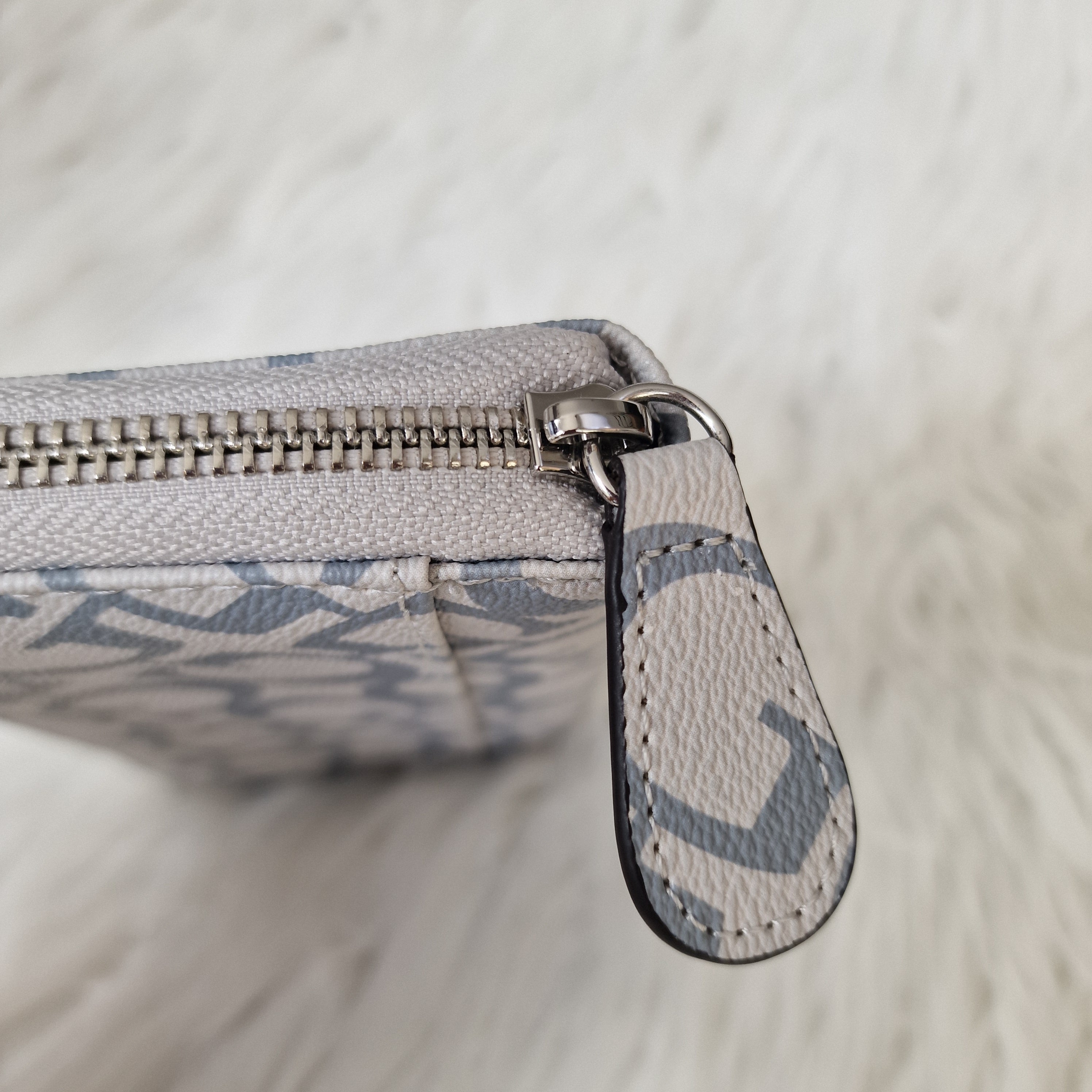 GUESS Abree Medium Zip-around Wallet A12