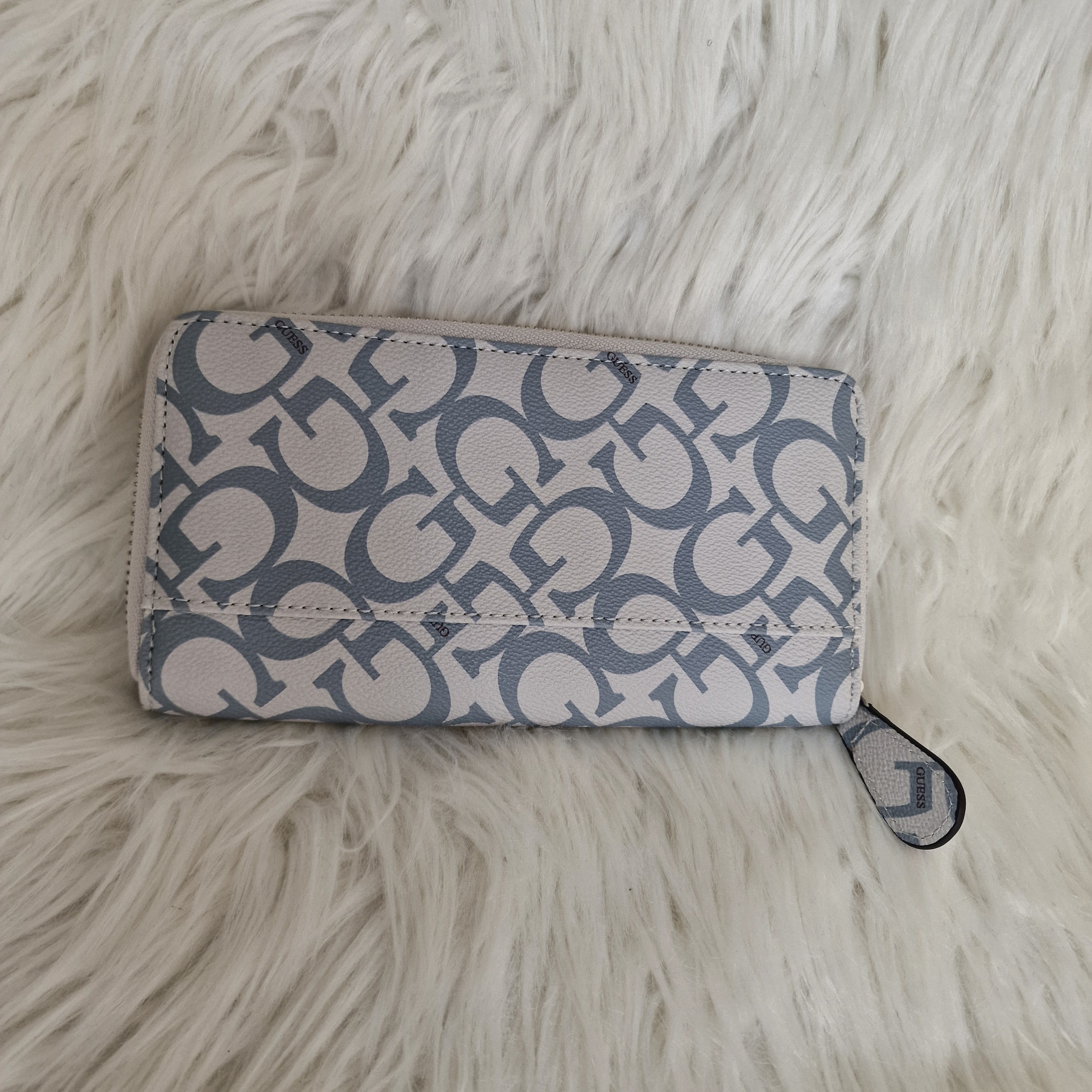 GUESS Abree Medium Zip-around Wallet A12