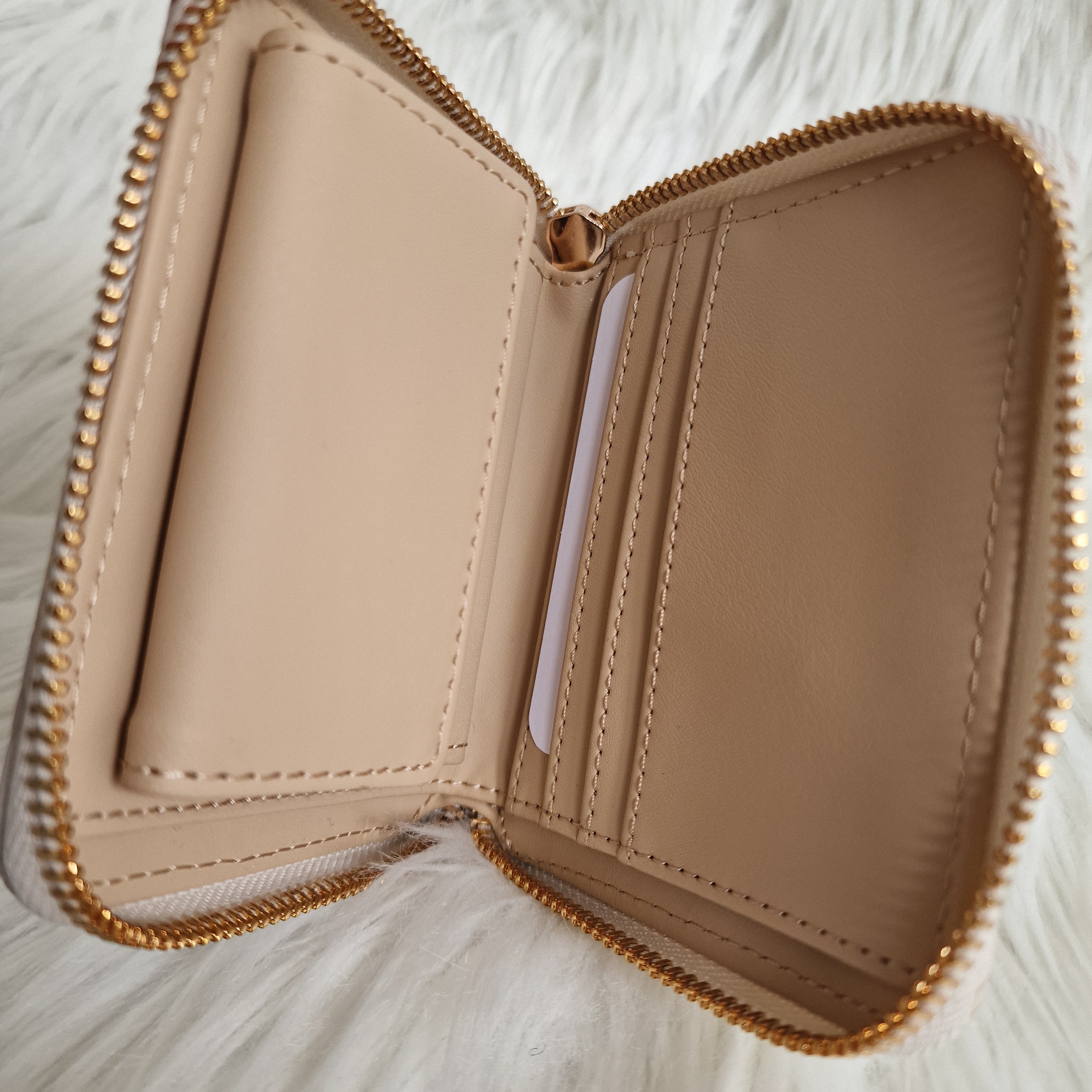 GUESS Wallet / Clutch / Pouch / Purse Coin Organizer