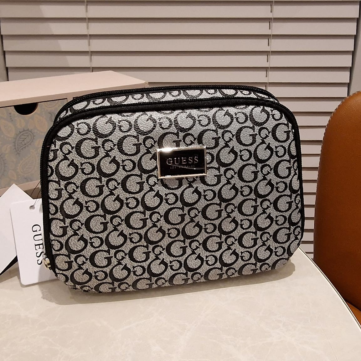 GUESS Make-up / Cosmetic / Wash Bag A2