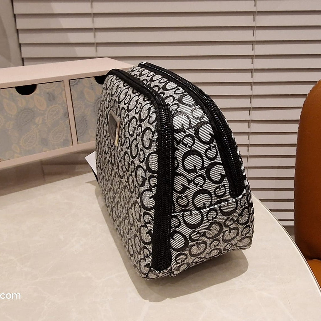 GUESS Make-up / Cosmetic / Wash Bag A2