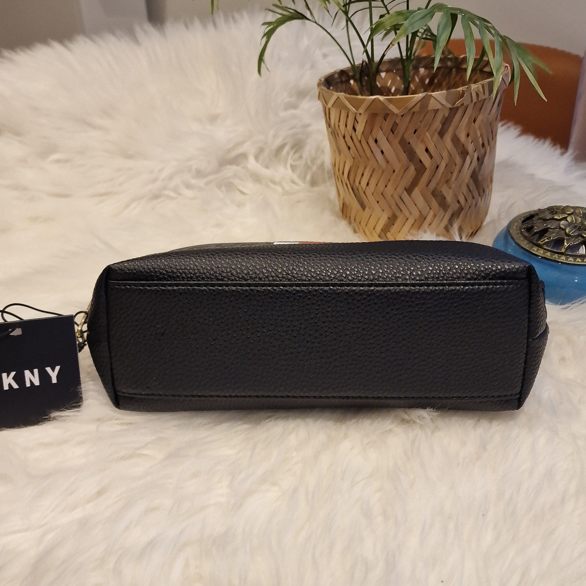 DNKY Large Dome Bag A5