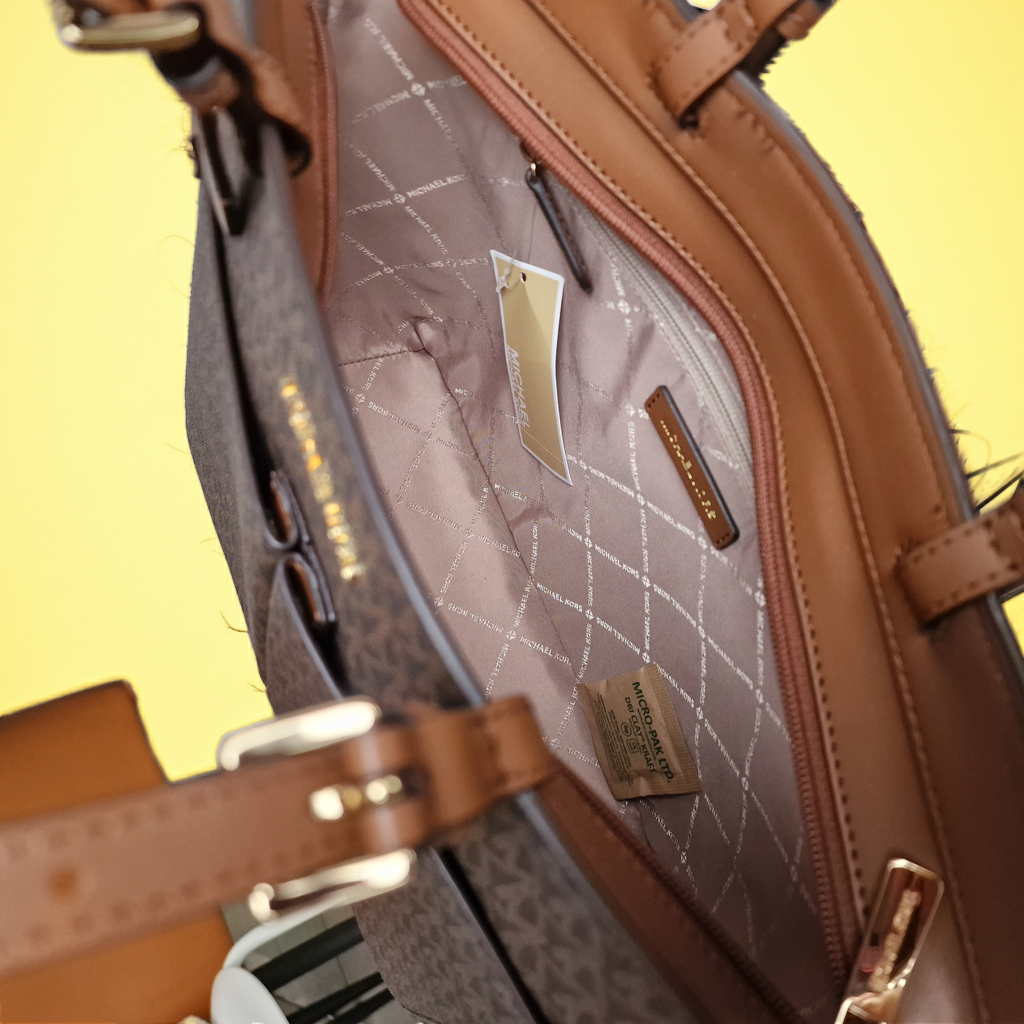 MICKAEL KORS Medium Logo Pocket Tote Bag A19